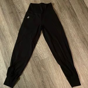 Ptula Joggers Black